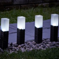 4 db solar rattan kerti lámpa / leszúrható