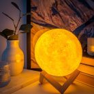 3D LED-es Hold éjjeli fény / hangulatvilágítás változtatható színhőmérséklettel és fényerővel