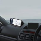 Vezeték nélküli navigációs kijelző és telefontöltő autóba