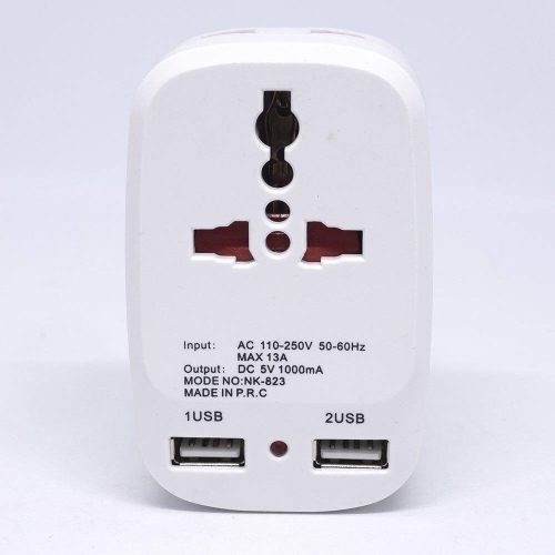 Univerzális hálózati átalakító 2 db USB bemenettel / World to Europe dugvilla