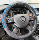 Műbőr kormányvédő 38cm fekete-kék 203-7BL